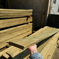 Madeira de Pinus Beneficiada e Tratada