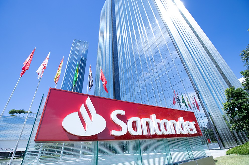 Santander-Brasil---fachada-sede-em-Sao-Paulo