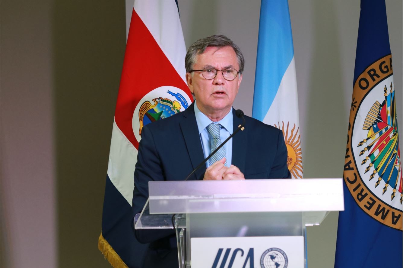 Manuel Otero assumiu como diretor-geral do IICA