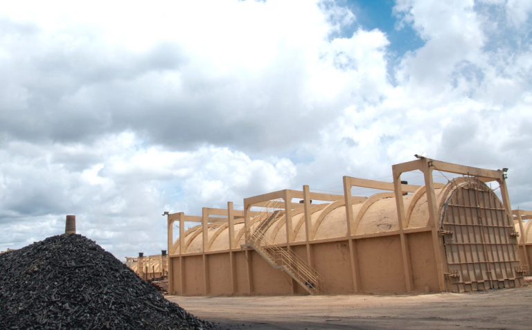 Forno-de-produção-de-carvão-vegetal-RAC-700-1