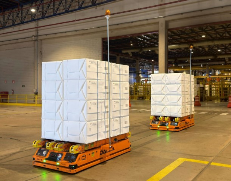 Suzano-MS_robo-empilhadeira_inovacao-em-logistica-1-2048x1608 (Pequeno)